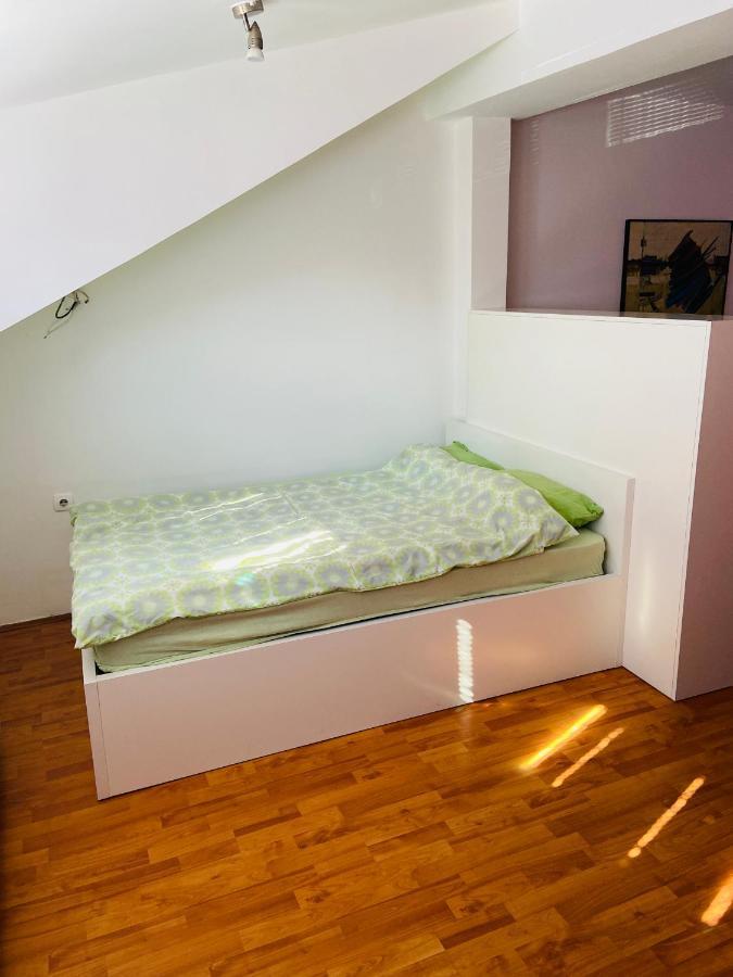 Dusica Apartmani Jagodina Buitenkant foto
